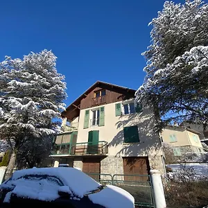 https://villa-meyronnes.fr-provencehotel.com